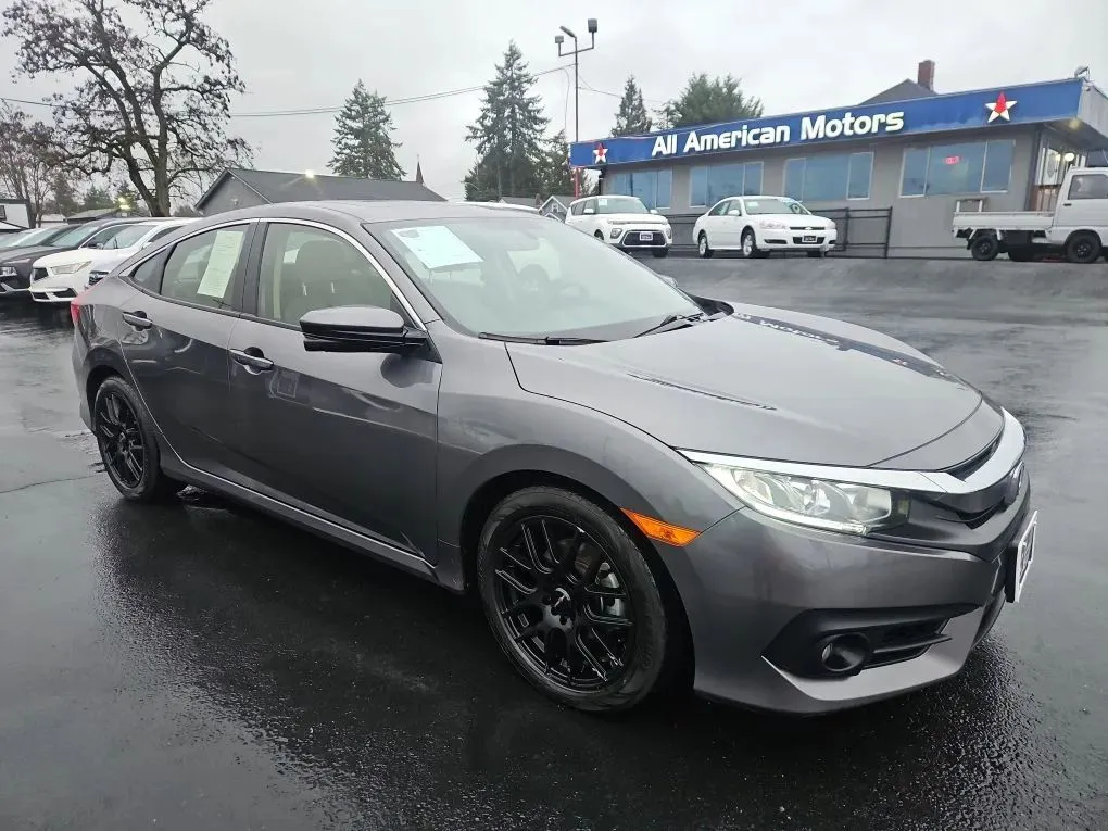 2018 Honda Civic EX-T's photo