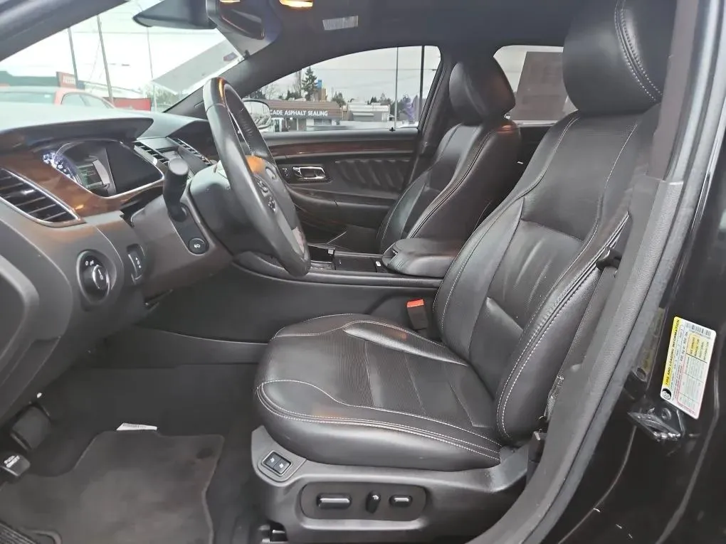 2019 Ford Taurus Limited - Photo 16