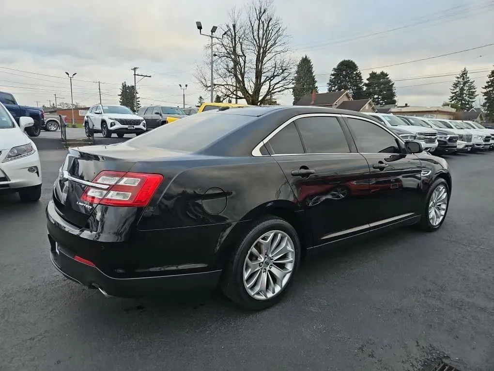 2019 Ford Taurus Limited - Photo 9