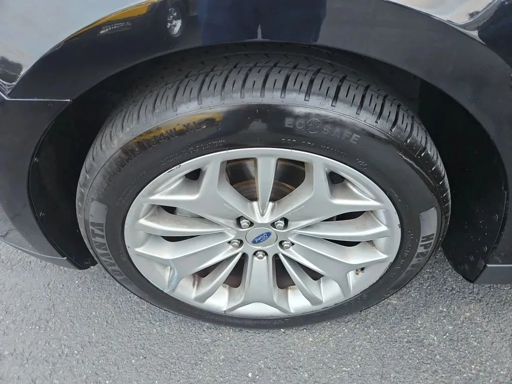 2019 Ford Taurus Limited - Photo 19