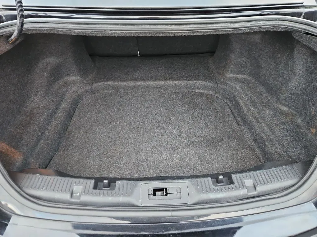 2019 Ford Taurus Limited - Photo 14