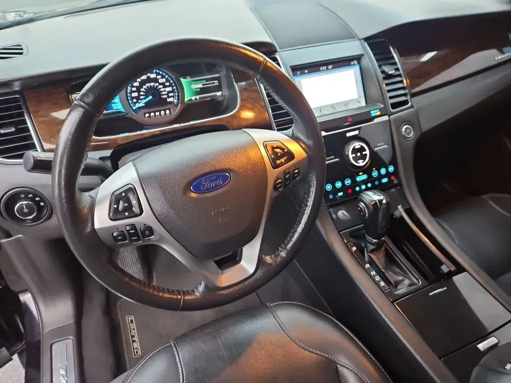 2019 Ford Taurus Limited - Photo 18