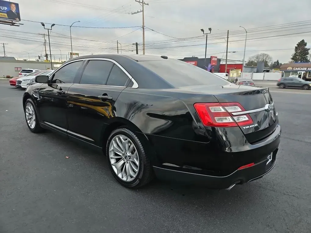 2019 Ford Taurus Limited - Photo 7