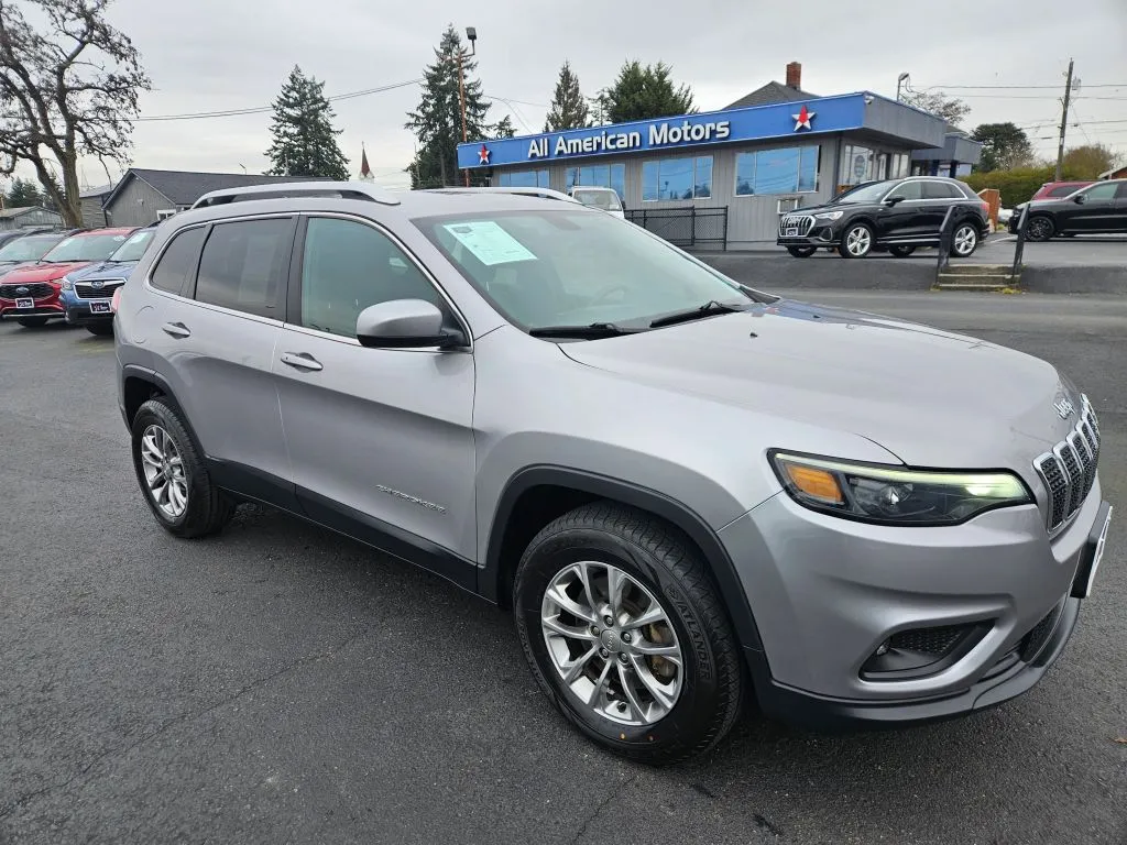 Silver 2019 Jeep Cherokee Latitude Plus Sport Utility 4D for sale in Tacoma, WA