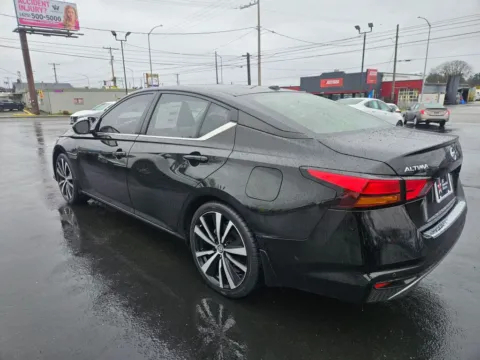 More photos of 2022 Nissan Altima 2.5 SR Sedan 4D at All American Motors, WA