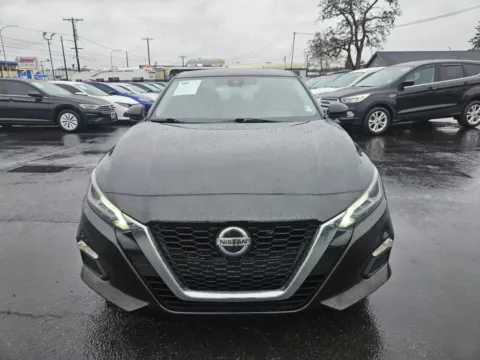 Black 2022 Nissan Altima 2.5 SR Sedan 4D for sale in Tacoma, WA