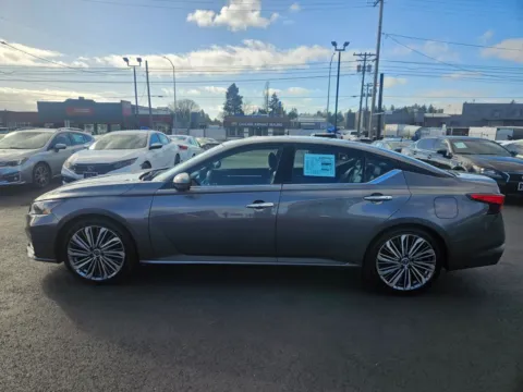 More photos of 2023 Nissan Altima 2.5 SL Sedan 4D at All American Motors, WA