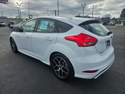More photos of 2016 Ford Focus SE Hatchback 4D at All American Motors, WA