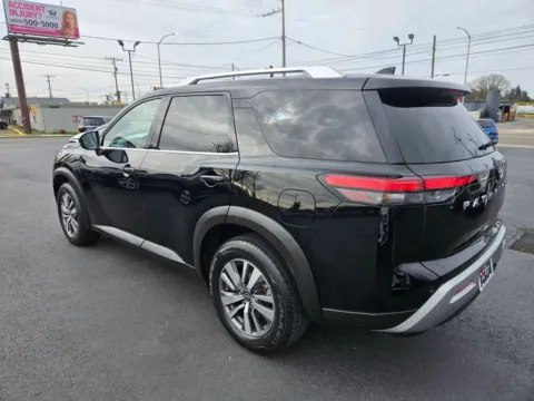 More photos of 2023 Nissan Pathfinder SL Sport Utility 4D at All American Motors, WA