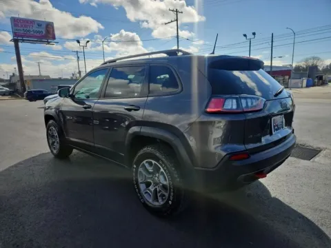 More photos of 2020 Jeep Cherokee TrailHawk Sport Utility 4D at All American Motors, WA