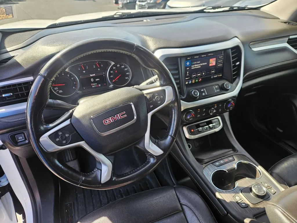GMC Acadia photo 21