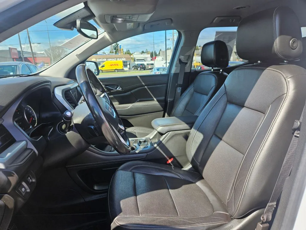 GMC Acadia photo 19