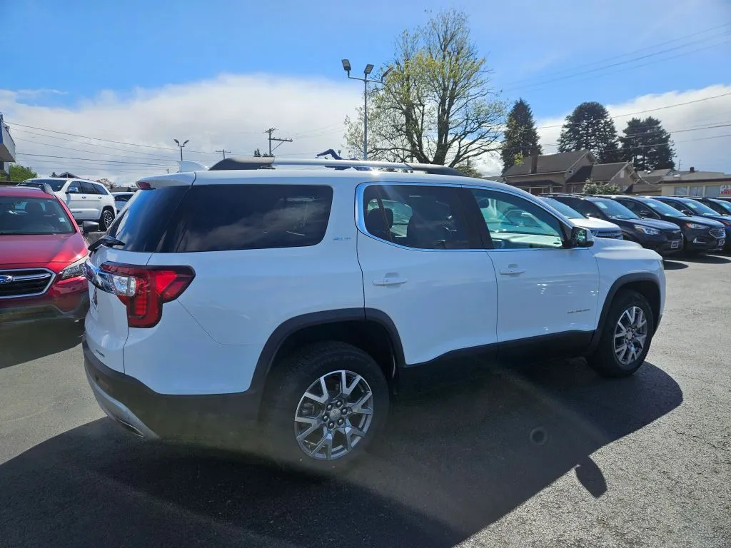 GMC Acadia photo 9
