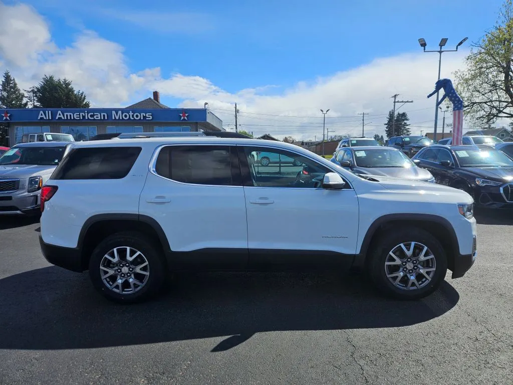 GMC Acadia photo 10