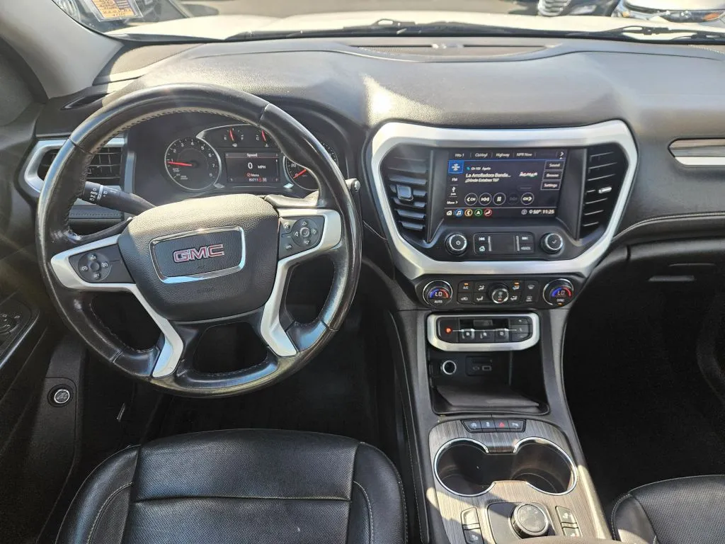 GMC Acadia photo 15