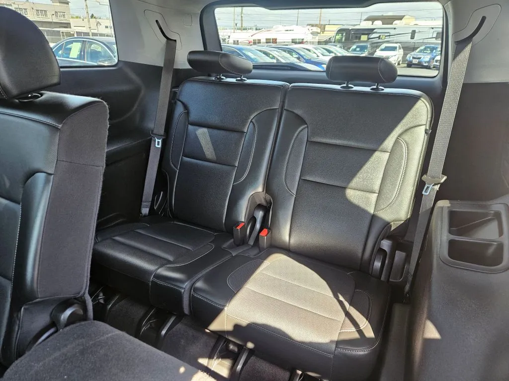 GMC Acadia photo 17