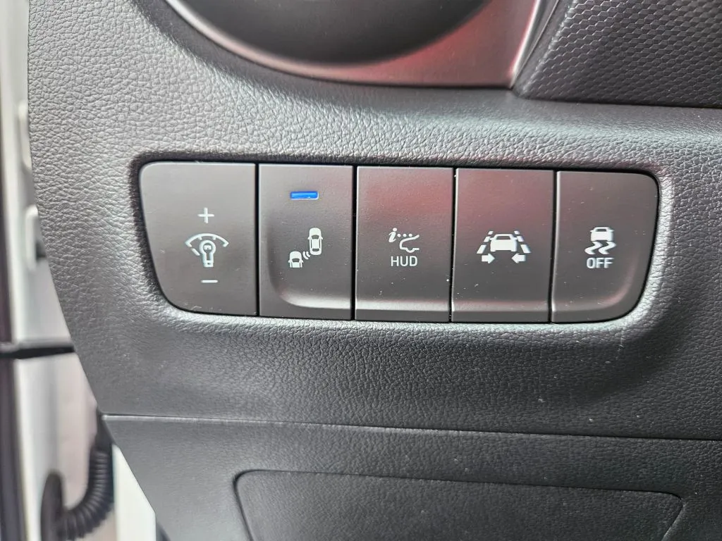 Hyundai Kona photo 24