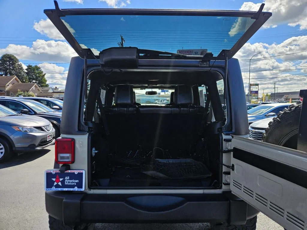 Jeep Wrangler photo 11