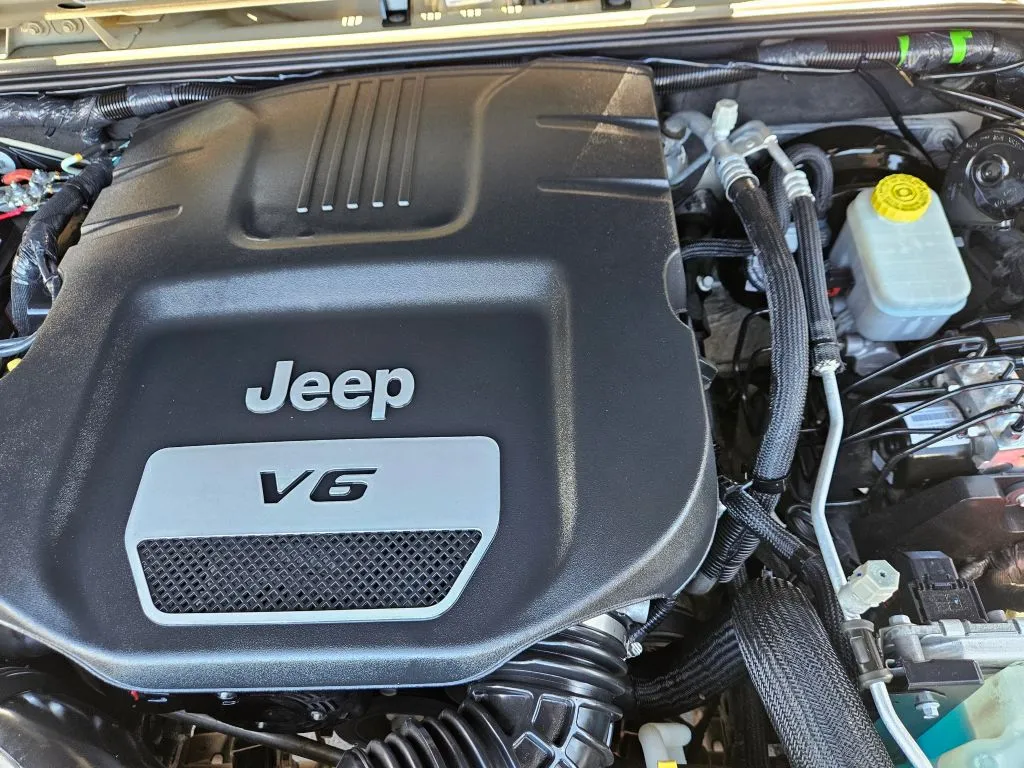 Jeep Wrangler photo 19