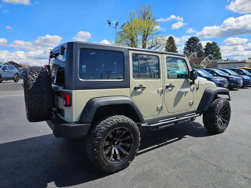 Jeep Wrangler photo 9