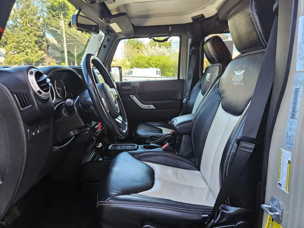Jeep Wrangler photo 14