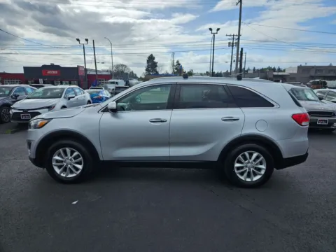 More photos of 2017 Kia Sorento LX Sport Utility 4D at All American Motors, WA