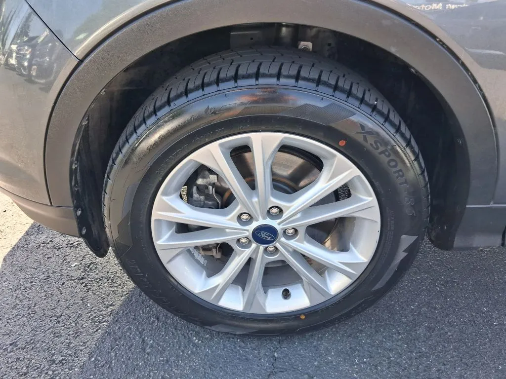 Ford Escape photo 13
