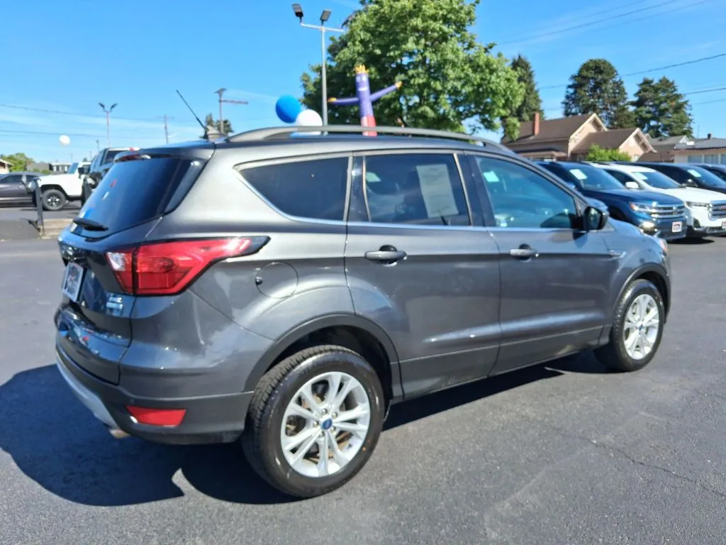 Ford Escape photo 10