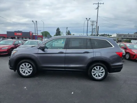 More photos of 2019 Honda Pilot LX Sport Utility 4D at All American Motors, WA