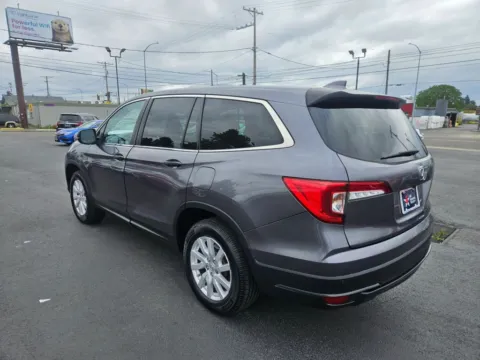 More photos of 2019 Honda Pilot LX Sport Utility 4D at All American Motors, WA