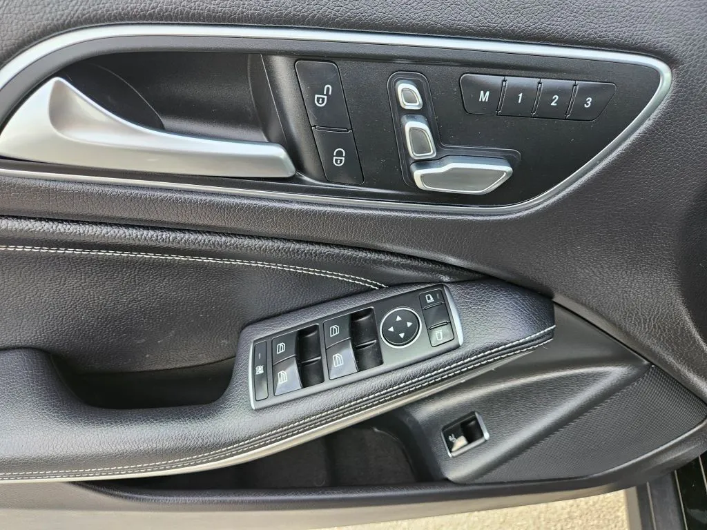 2018 Mercedes-Benz GLA-Class GLA250 - Photo 18