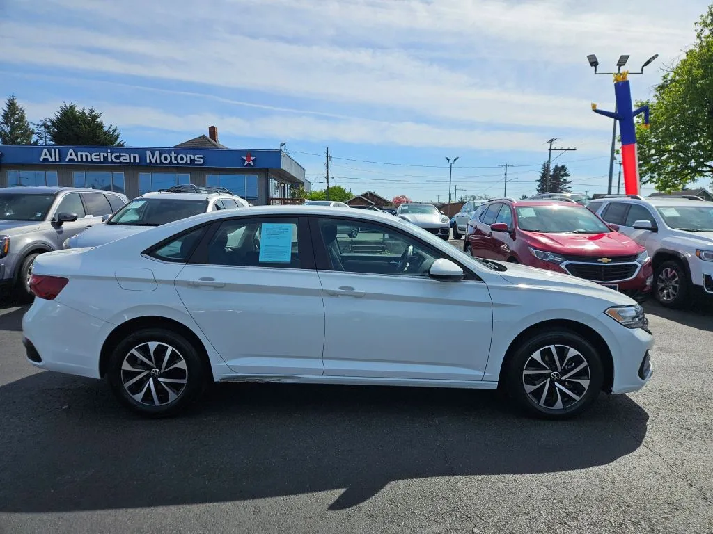Volkswagen Jetta photo 8