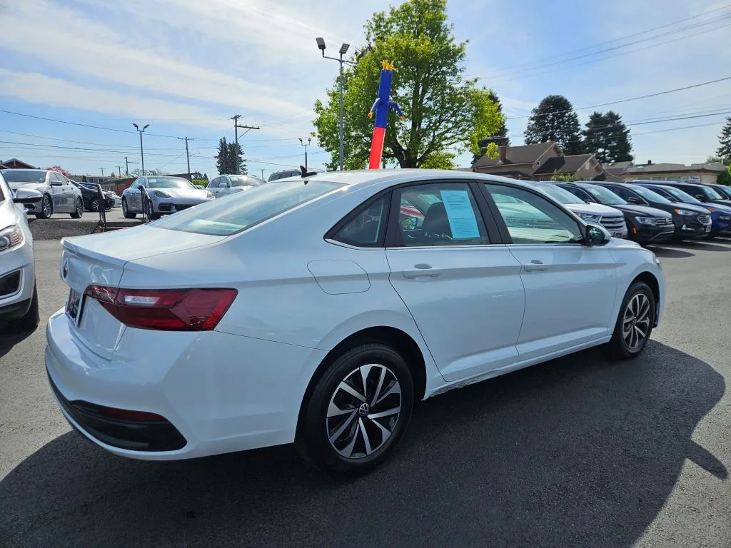 Volkswagen Jetta photo 7