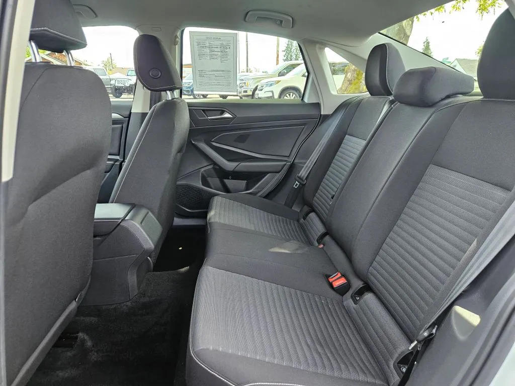 Volkswagen Jetta photo 17