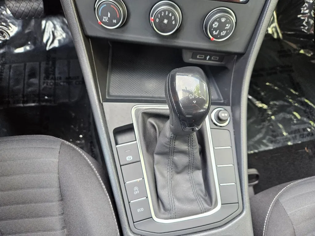Volkswagen Jetta photo 13