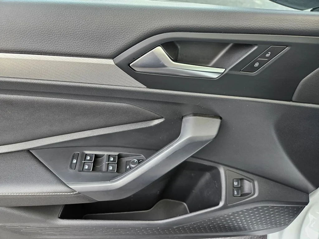 Volkswagen Jetta photo 14