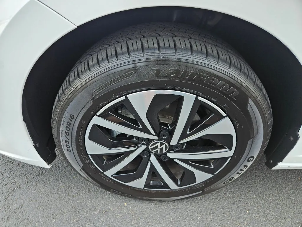 Volkswagen Jetta photo 22