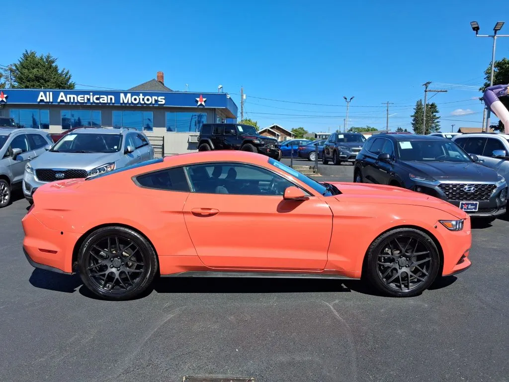 Ford Mustang photo 9