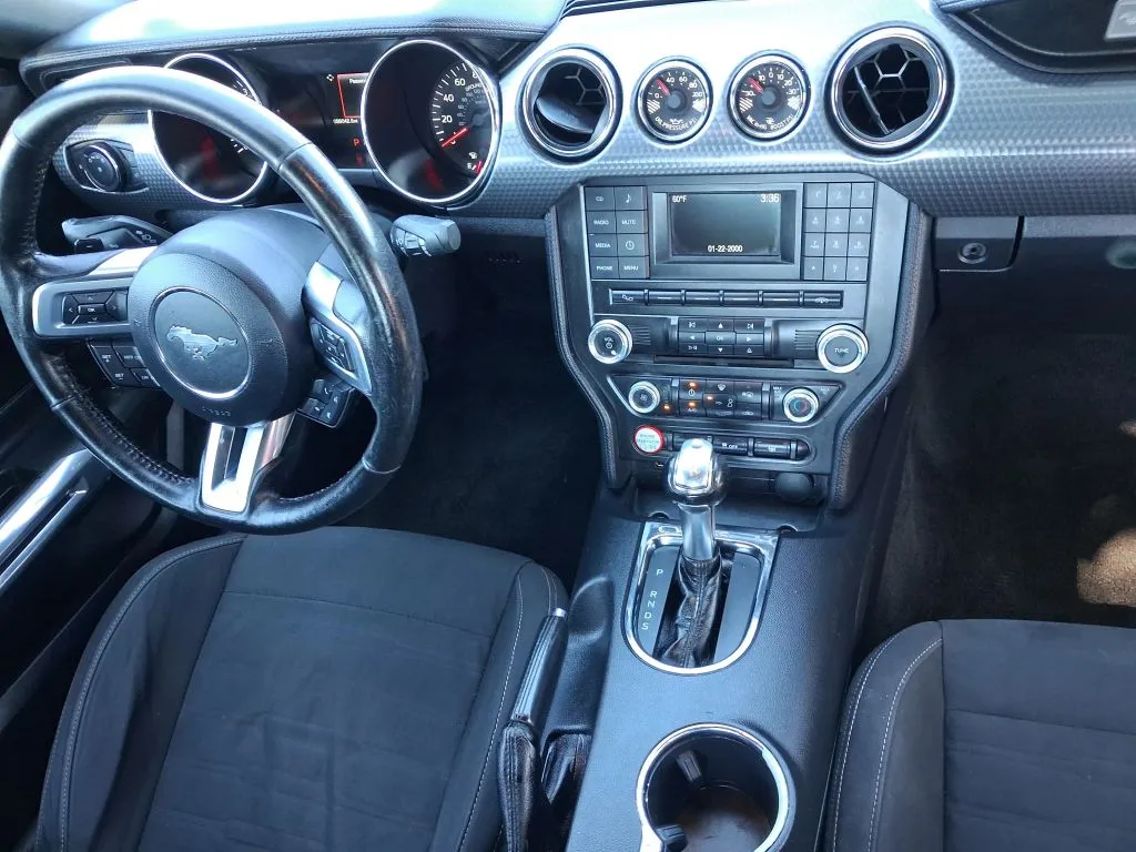 Ford Mustang photo 21