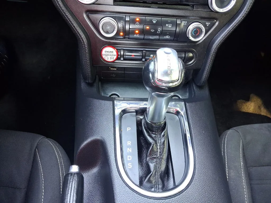 Ford Mustang photo 15