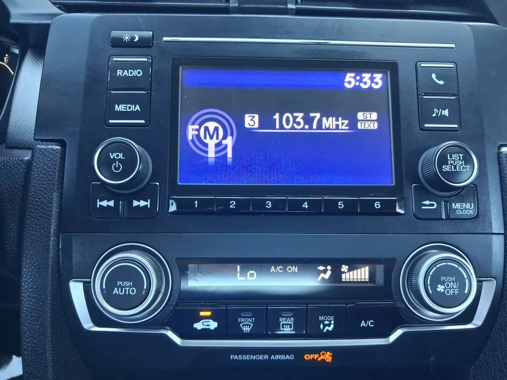 Honda Civic photo 16
