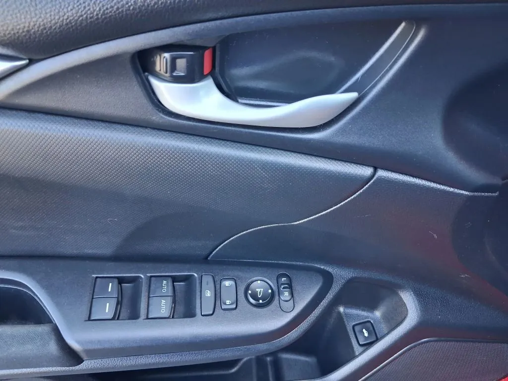 Honda Civic photo 18