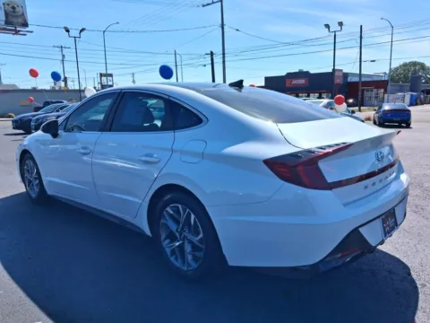 More photos of 2020 Hyundai Sonata SEL Sedan 4D at All American Motors, WA