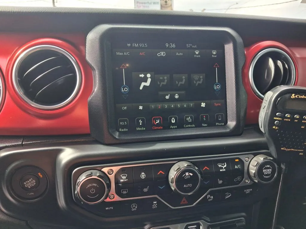 Jeep Wrangler photo 21