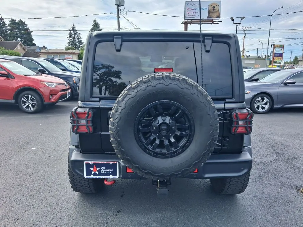 Jeep Wrangler photo 8