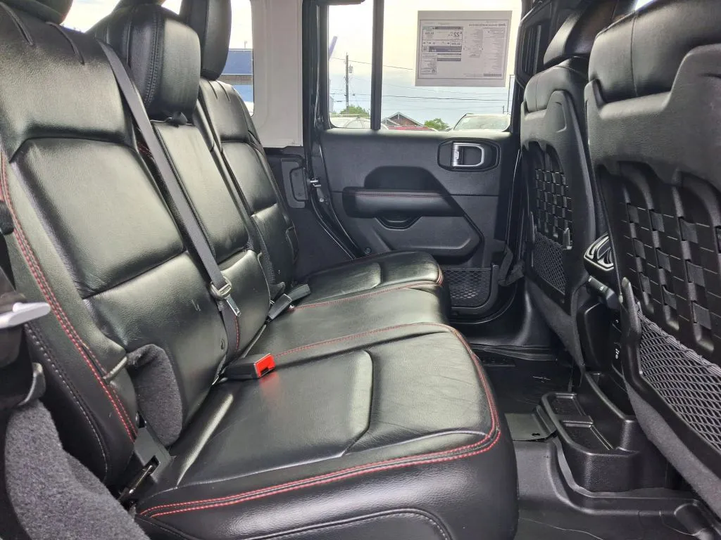 Jeep Wrangler photo 12