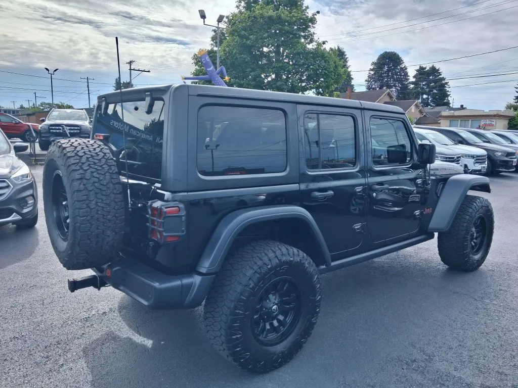 Jeep Wrangler photo 9