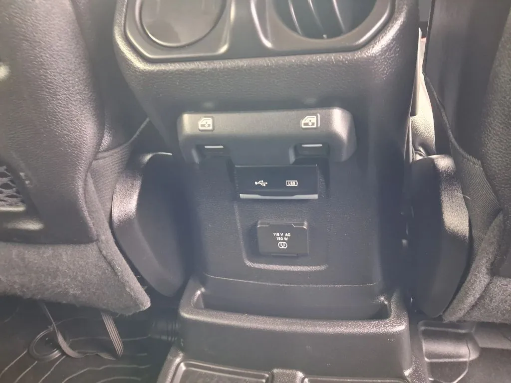 Jeep Wrangler photo 15
