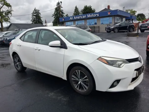 White 2016 Toyota Corolla LE Plus Sedan 4D for sale in Tacoma, WA