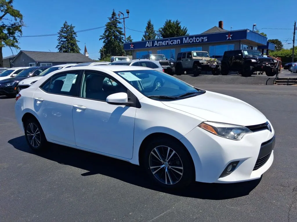 White 2016 Toyota Corolla LE Plus Sedan 4D for sale in Tacoma, WA